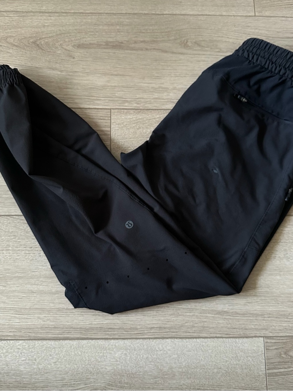 Lululemon Licensed To Train Joggers Pants Men XS Black Vented Tech Performance